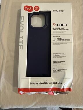 Tech21 Evolite navy case iPhone 15/14/13